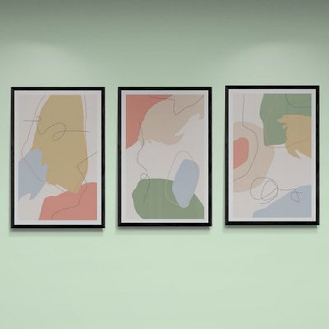 gallery-wall-with-two-spotlights.jpg
