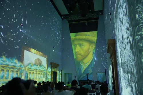 trien-lam-Va-Gogh-Timeless