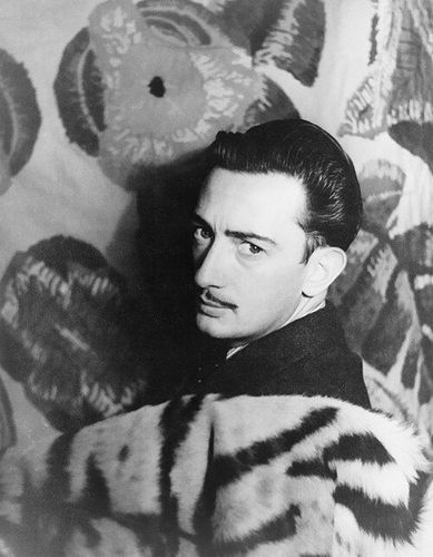Salvador-Dalí-truong-phai-sieu-thuc