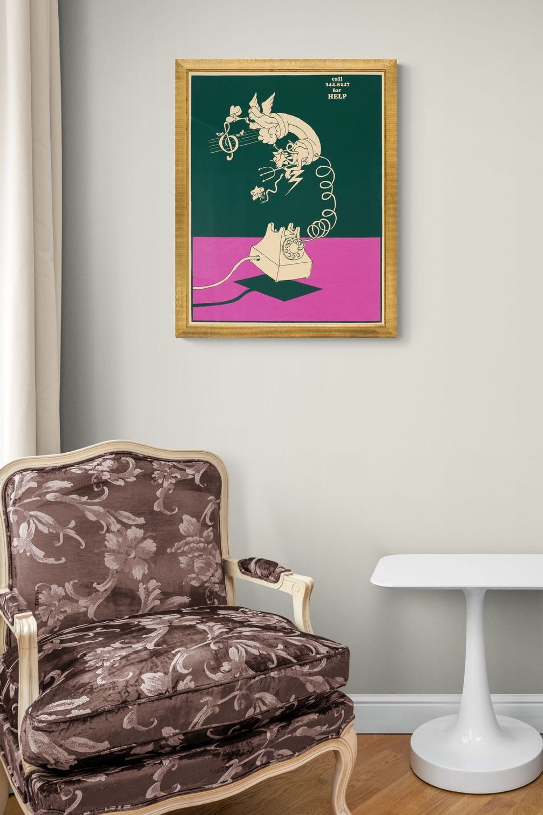 traditional-style-armchair-in-modern-bedroom__02.jpg